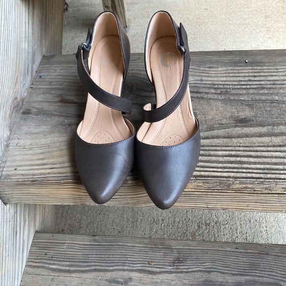 Brown tee strap small heels - Picture 8 of 8